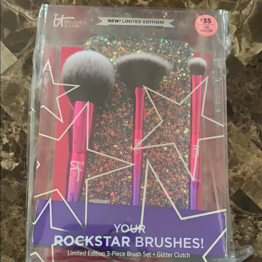 it LIMITED EDITION ROCKSTAR 3-PC BRUSHES & CLUTCH
